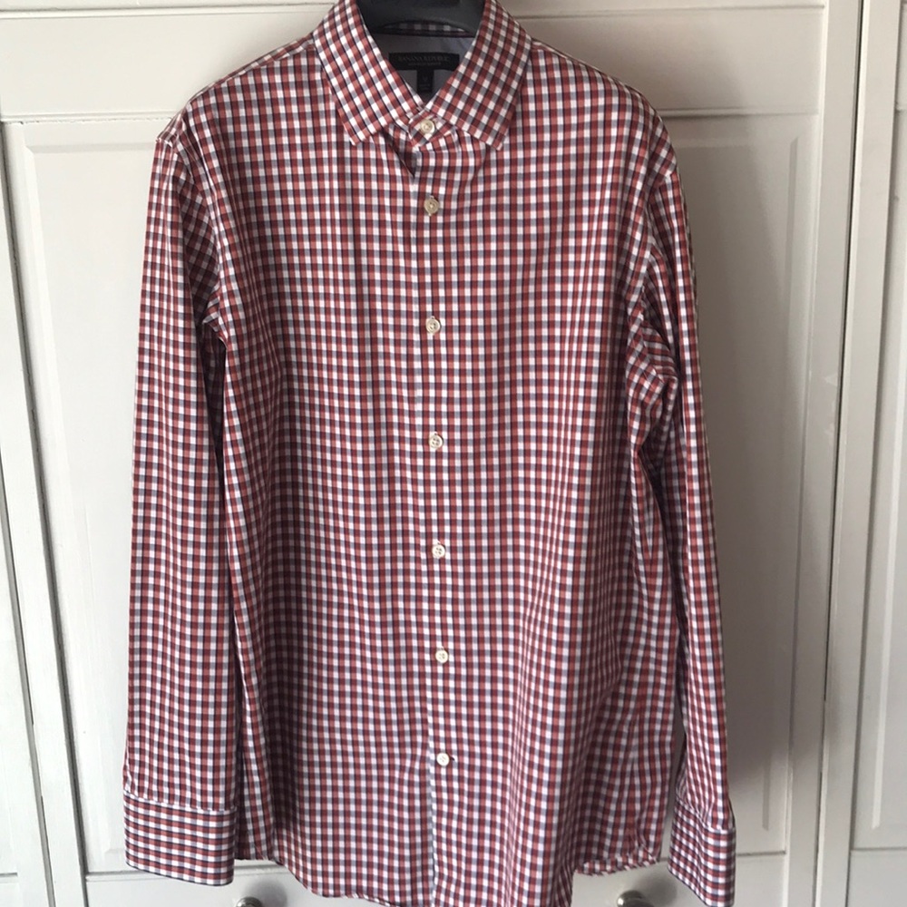 Banana Republic non iron slim fit medium Men’s Button Down Shirt